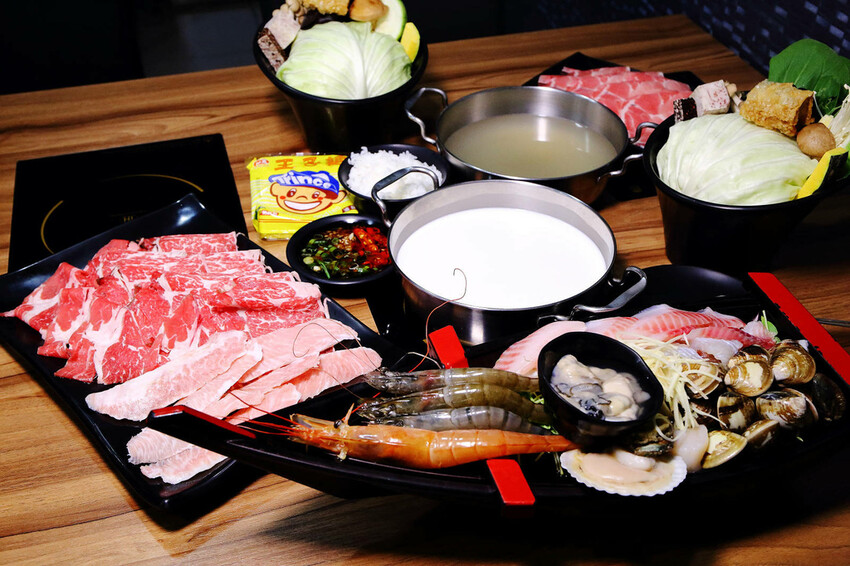 三重高中平價火鍋推薦！起司牛奶鍋、澎湃海鮮船、肉盤加量50%