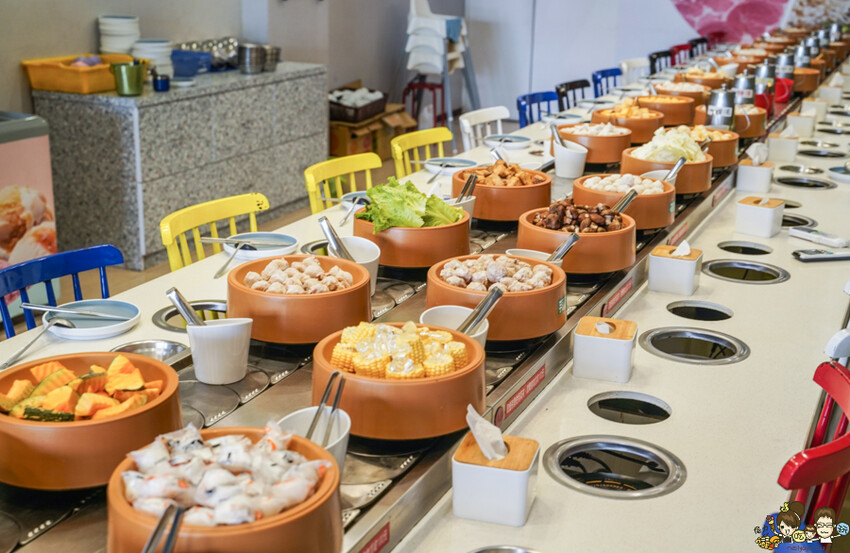 高雄首間 湯旺麻辣回轉火鍋-高雄總店，新奇有趣迴轉鍋物料自取 x 平價火鍋吃到飽 - 跟著尼力吃喝玩樂＆親子生活