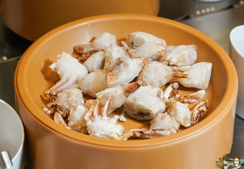 高雄首間 湯旺麻辣回轉火鍋-高雄總店，新奇有趣迴轉鍋物料自取 x 平價火鍋吃到飽 - 跟著尼力吃喝玩樂＆親子生活