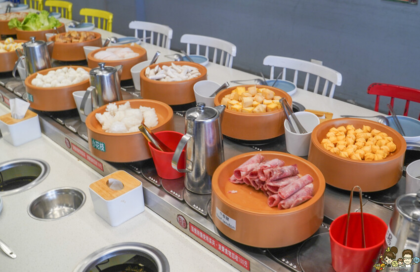 高雄首間 湯旺麻辣回轉火鍋-高雄總店，新奇有趣迴轉鍋物料自取 x 平價火鍋吃到飽 - 跟著尼力吃喝玩樂＆親子生活
