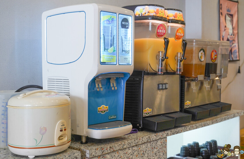 高雄首間 湯旺麻辣回轉火鍋-高雄總店，新奇有趣迴轉鍋物料自取 x 平價火鍋吃到飽 - 跟著尼力吃喝玩樂＆親子生活