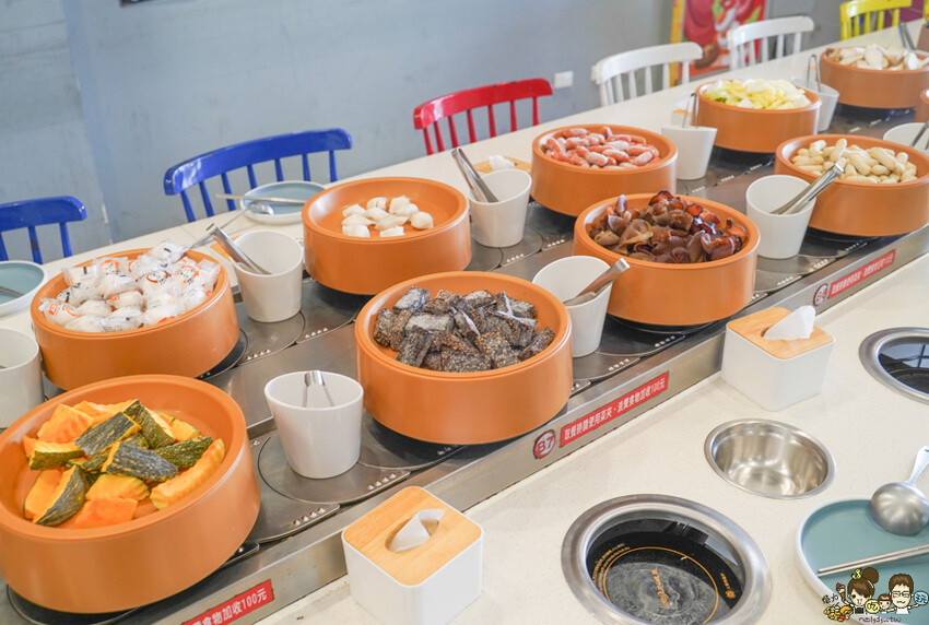 高雄首間 湯旺麻辣回轉火鍋-高雄總店，新奇有趣迴轉鍋物料自取 x 平價火鍋吃到飽 - 跟著尼力吃喝玩樂＆親子生活