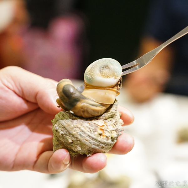 [馬祖旅遊]絕美東引-湛藍無暇海洋 礁岩純白燈塔 彷彿在歐洲ㄧ般 怎能讓人不愛你 東引一日行程景點規劃  東引燈塔(內有影片)