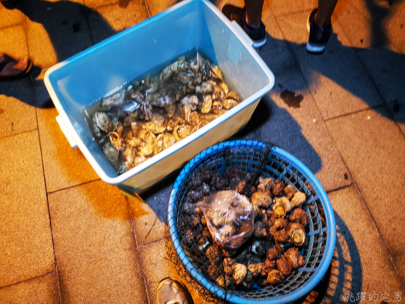 [馬祖旅遊]絕美東引-湛藍無暇海洋 礁岩純白燈塔 彷彿在歐洲ㄧ般 怎能讓人不愛你 東引一日行程景點規劃  東引燈塔(內有影片)