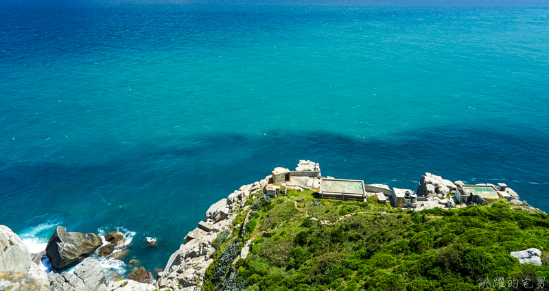 [馬祖旅遊]絕美東引-湛藍無暇海洋 礁岩純白燈塔 彷彿在歐洲ㄧ般 怎能讓人不愛你 東引一日行程景點規劃  東引燈塔(內有影片)