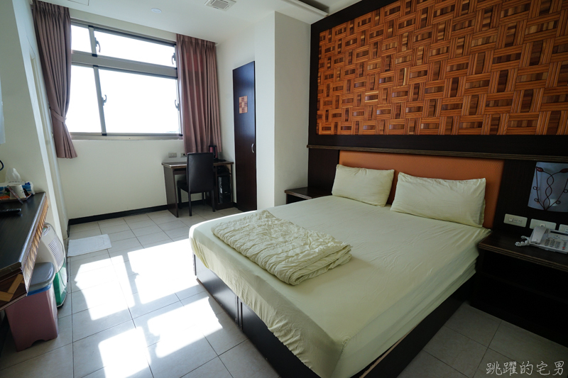 [馬祖旅遊]絕美東引-湛藍無暇海洋 礁岩純白燈塔 彷彿在歐洲ㄧ般 怎能讓人不愛你 東引一日行程景點規劃  東引燈塔(內有影片)