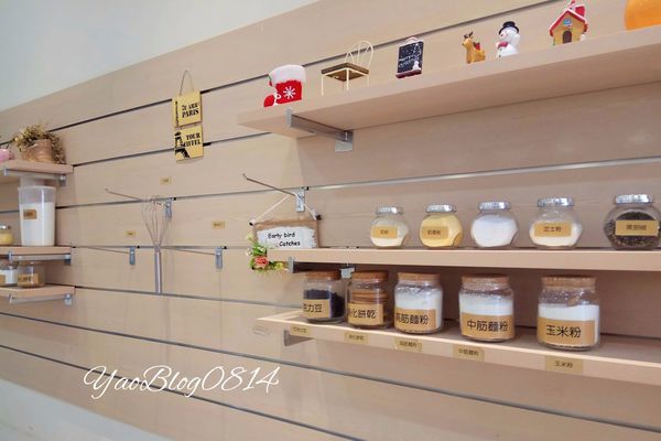 玩烘焙_親子烘焙區上面的材料.jpg