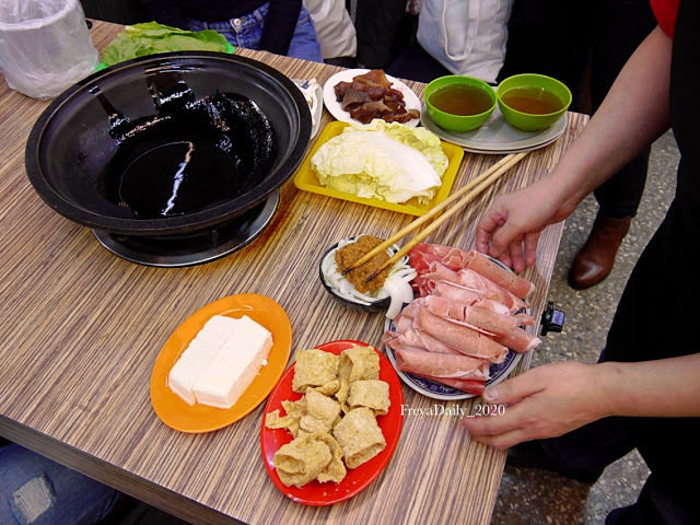 2020,  February │雅香石頭火鍋│走吧台北哪裡吃美食：西門町 台北必吃便宜火鍋 半夜也吃得到的排隊美食