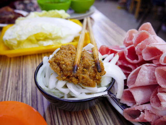 2020,  February │雅香石頭火鍋│走吧台北哪裡吃美食：西門町 台北必吃便宜火鍋 半夜也吃得到的排隊美食