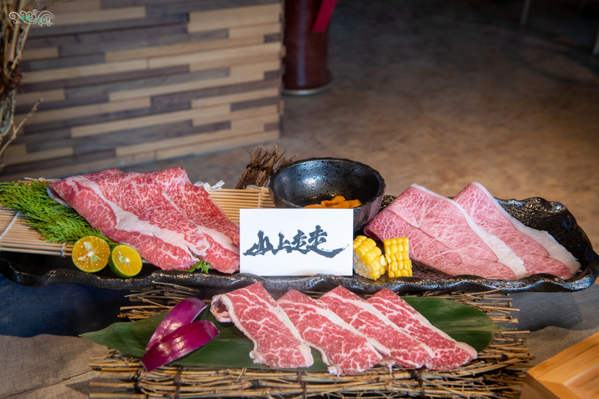 新竹無菜單料理》山上走走 日式無菜單海鮮鍋物 - 千元超值無菜單生猛海鮮火鍋 活體波士頓龍蝦 X A5和牛 X 松露龍蝦雜炊粥 - 時空幻境 凌雲江海清