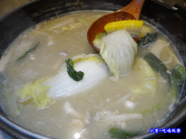 甘醇湯底鮮甜蔬菜-山上走走.jpg
