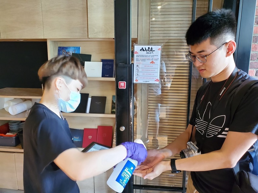 【新竹美食】山上走走｜千元吃到鹿兒島A5和牛、無菜單料理、新竹日式鍋物、活體海鮮鍋物等頂級食材