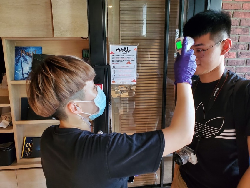 【新竹美食】山上走走｜千元吃到鹿兒島A5和牛、無菜單料理、新竹日式鍋物、活體海鮮鍋物等頂級食材