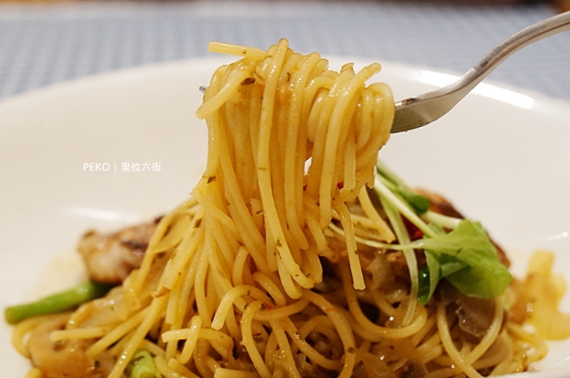 新店美食.新店早午餐.里拉六街.中央六街美食.里拉六街菜單.里拉六街新店.里拉六街歐陸廚房.里拉六街義大利麵.