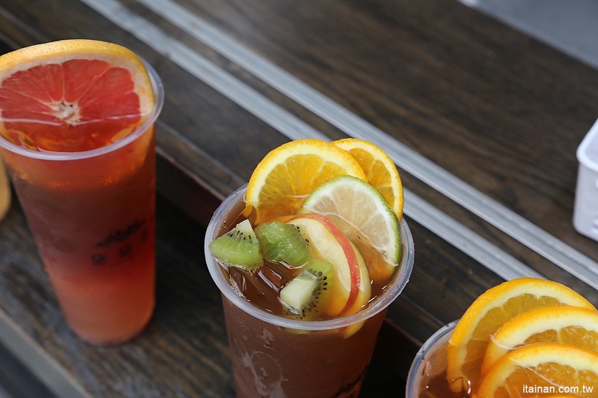 黛黛茶Daily Dae~台中精明商圈IG打卡新亮點!歐風茶飲x紅磚老洋房的紅茶時光，來個時尚奢華的貴婦下午茶吧! - 台南好Food遊