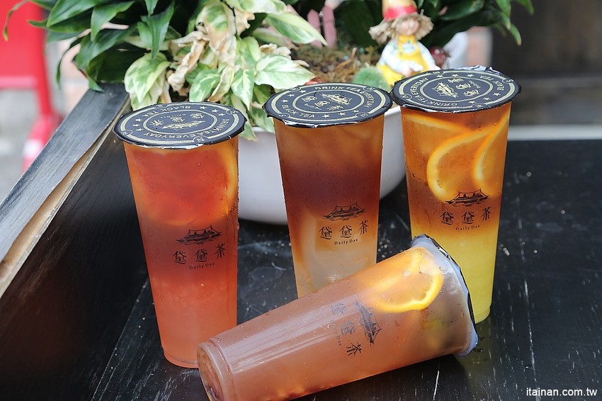 黛黛茶Daily Dae~台中精明商圈IG打卡新亮點!歐風茶飲x紅磚老洋房的紅茶時光，來個時尚奢華的貴婦下午茶吧! - 台南好Food遊