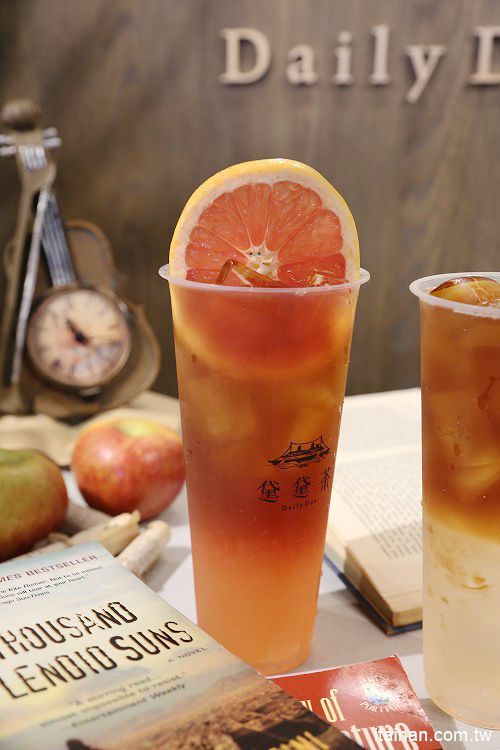 黛黛茶Daily Dae~台中精明商圈IG打卡新亮點!歐風茶飲x紅磚老洋房的紅茶時光，來個時尚奢華的貴婦下午茶吧! - 台南好Food遊