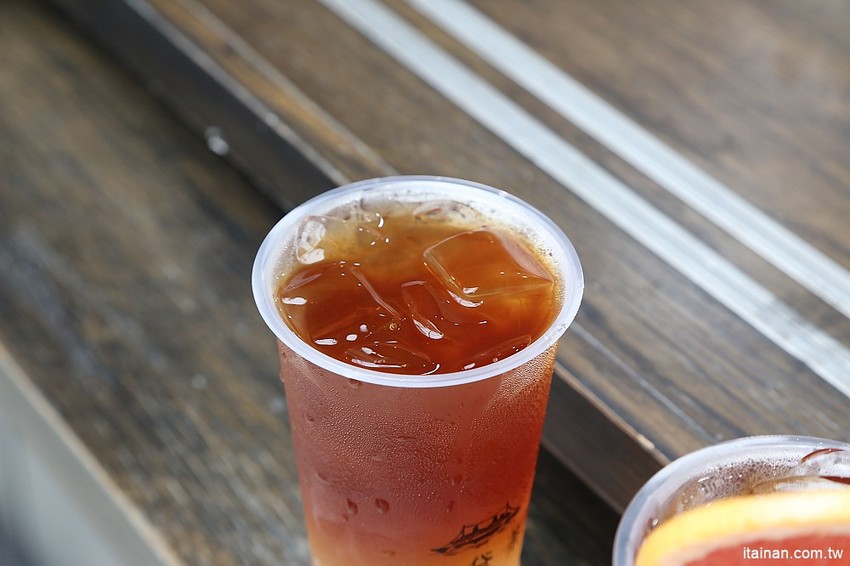 黛黛茶Daily Dae~台中精明商圈IG打卡新亮點!歐風茶飲x紅磚老洋房的紅茶時光，來個時尚奢華的貴婦下午茶吧! - 台南好Food遊