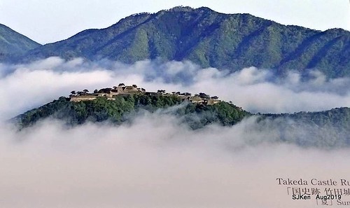 049-69321640_2625097947547994_2156018495341461504_n-001