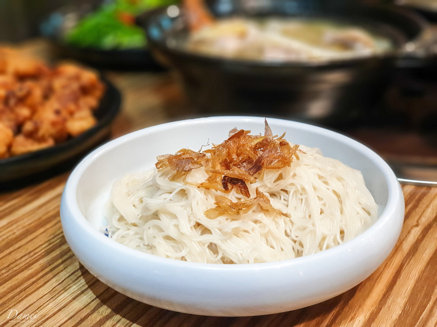 高雄新興｜領鮮迷你土雞鍋-百元個人土雞鍋，多種平價土雞料理