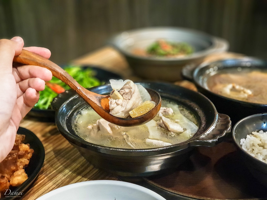 高雄新興｜領鮮迷你土雞鍋-百元個人土雞鍋，多種平價土雞料理