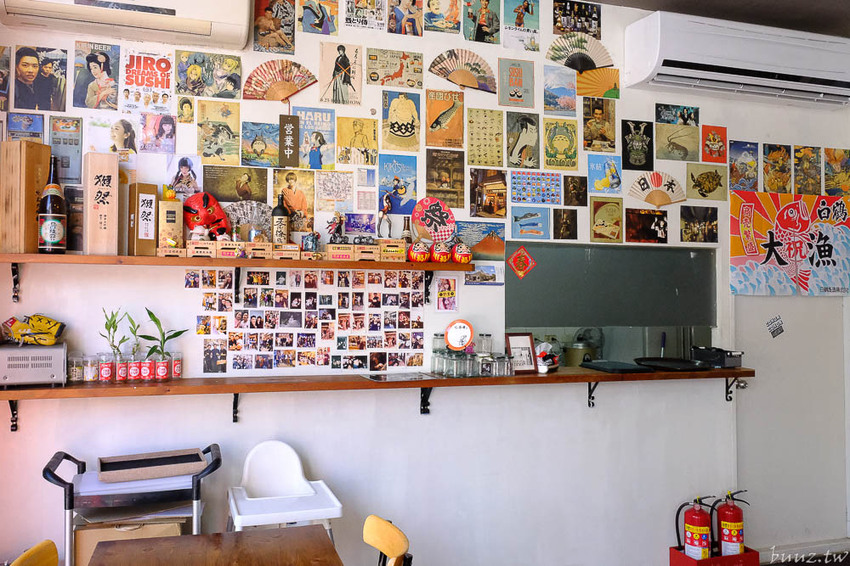 型男主廚送上盛合海景鮮魚丼，岡崎丼飯壽司，澎湖直送鮮甜牡蠣滋味濃郁！