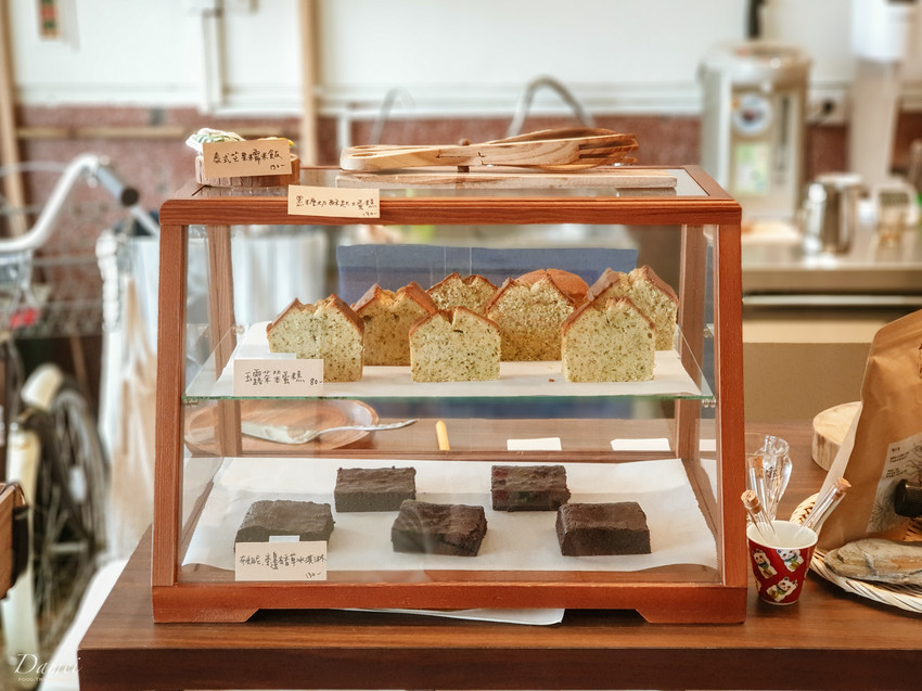 高雄苓雅｜頂加甜點-季節限定芒果糯米飯與樸實手作甜點