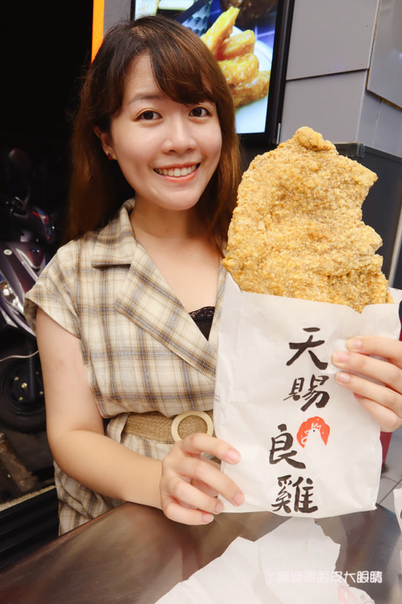 竹北鹹酥雞推薦天賜良雞!必吃超彈牙魷魚板條、三角骨、花枝炸、甜不辣紅片,新竹宵夜推薦!