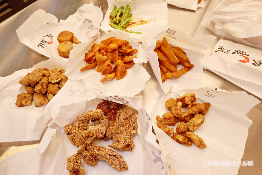 竹北鹹酥雞推薦天賜良雞！必吃超彈牙魷魚板條、三角骨、花枝炸、甜不辣紅片，新竹宵夜推薦！