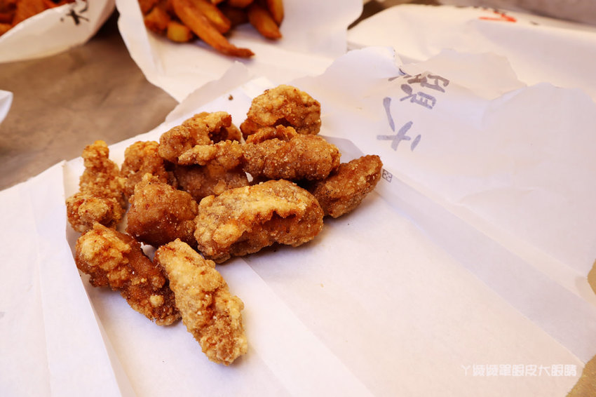 竹北鹹酥雞推薦天賜良雞!必吃超彈牙魷魚板條、三角骨、花枝炸、甜不辣紅片,新竹宵夜推薦!