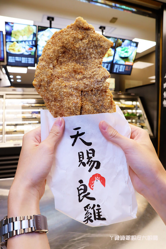 竹北鹹酥雞推薦天賜良雞!必吃超彈牙魷魚板條、三角骨、花枝炸、甜不辣紅片,新竹宵夜推薦!