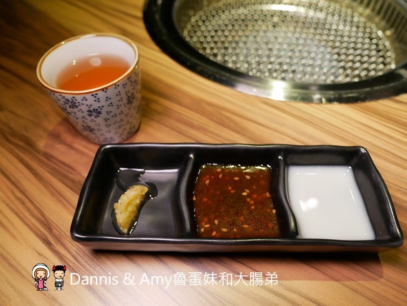 《新竹竹北燒肉餐廳》大股熟成燒肉專門-新竹竹北店。美日澳熟成和牛一次品嚐,超厚切牛舌初體驗。日本清酒自動販賣機想喝什麼自己選︱（影片）