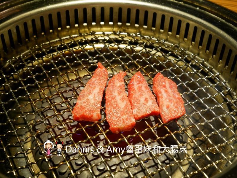 《新竹竹北燒肉餐廳》大股熟成燒肉專門-新竹竹北店。美日澳熟成和牛一次品嚐,超厚切牛舌初體驗。日本清酒自動販賣機想喝什麼自己選︱（影片）