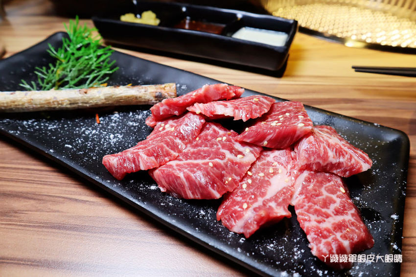 新竹燒肉推薦大股熟成燒肉專門!台中超人氣燒烤店來竹北,全台唯一清酒販賣機,專人代烤、必吃超厚切牛舌