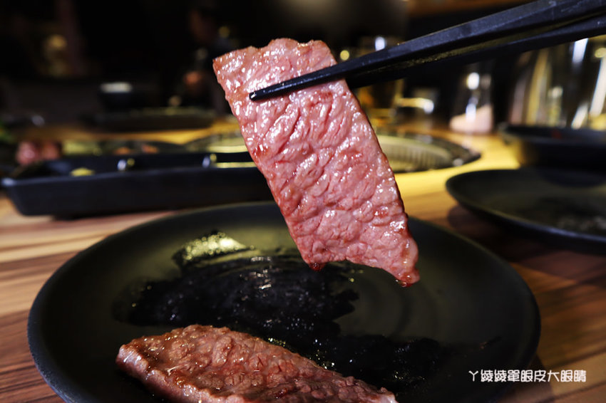 新竹燒肉推薦大股熟成燒肉專門！台中超人氣燒烤店來竹北，全台唯一清酒販賣機，專人代烤、必吃超厚切牛舌