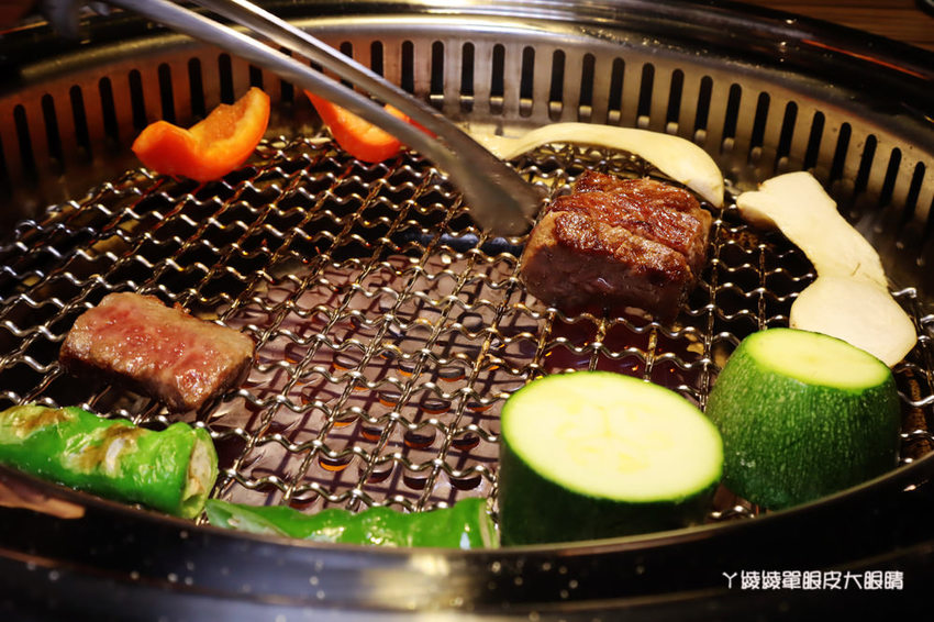 新竹燒肉推薦大股熟成燒肉專門!台中超人氣燒烤店來竹北,全台唯一清酒販賣機,專人代烤、必吃超厚切牛舌