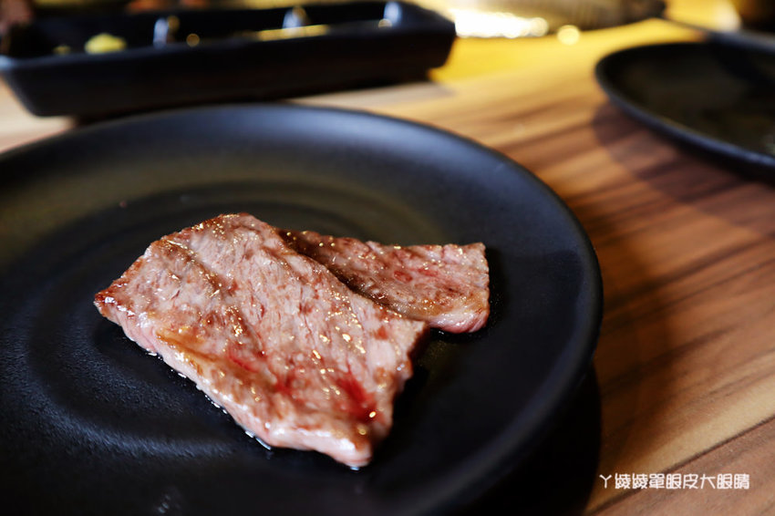 新竹燒肉推薦大股熟成燒肉專門！台中超人氣燒烤店來竹北，全台唯一清酒販賣機，專人代烤、必吃超厚切牛舌