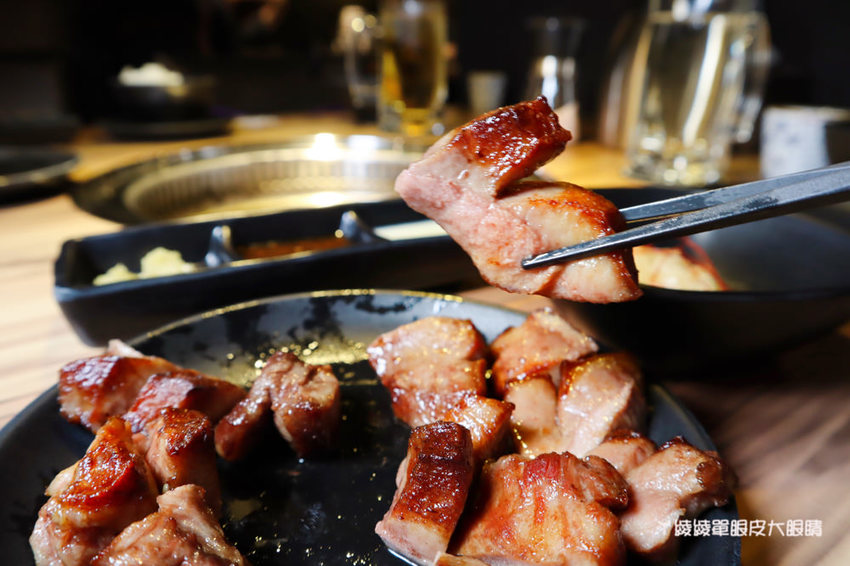 新竹燒肉推薦大股熟成燒肉專門!台中超人氣燒烤店來竹北,全台唯一清酒販賣機,專人代烤、必吃超厚切牛舌