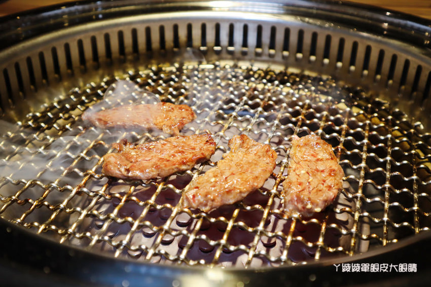 新竹燒肉推薦大股熟成燒肉專門！台中超人氣燒烤店來竹北，全台唯一清酒販賣機，專人代烤、必吃超厚切牛舌