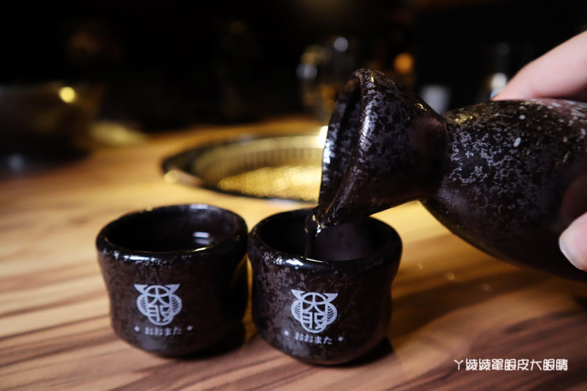 新竹燒肉推薦大股熟成燒肉專門!台中超人氣燒烤店來竹北,全台唯一清酒販賣機,專人代烤、必吃超厚切牛舌