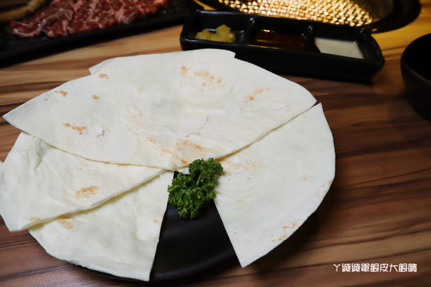 新竹燒肉推薦大股熟成燒肉專門!台中超人氣燒烤店來竹北,全台唯一清酒販賣機,專人代烤、必吃超厚切牛舌