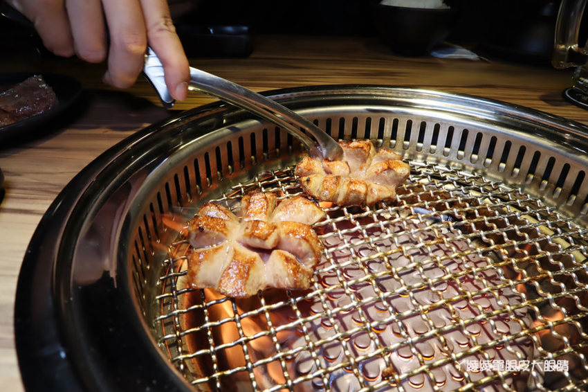 新竹燒肉推薦大股熟成燒肉專門!台中超人氣燒烤店來竹北,全台唯一清酒販賣機,專人代烤、必吃超厚切牛舌