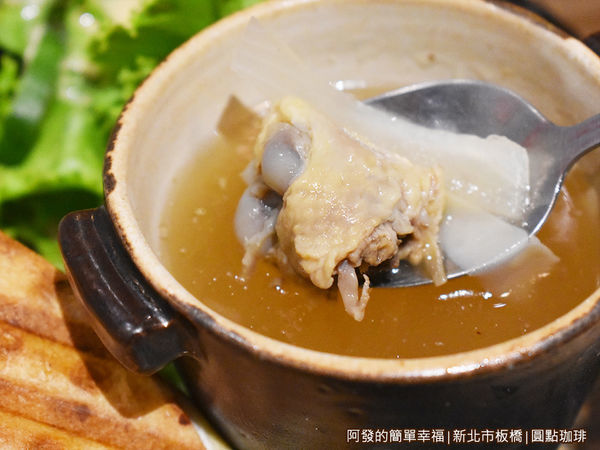 圓點珈琲21-鮮菇蔬菜壓餅-雞湯(可改素).JPG