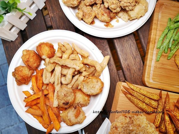 【台北雞排】怪獸小雞排 #麻香紅雞排 #蒜香黃雞排 #炸物 #士林美食 #士林夜市 (14).JPG