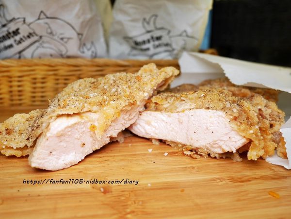 【台北雞排】怪獸小雞排 #麻香紅雞排 #蒜香黃雞排 #炸物 #士林美食 #士林夜市 (27).JPG