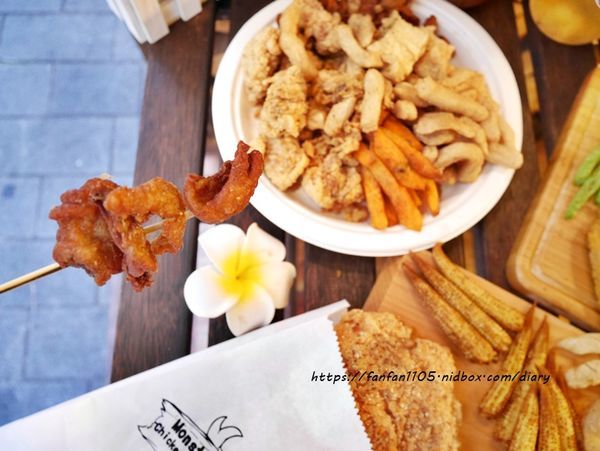 【台北雞排】怪獸小雞排 #麻香紅雞排 #蒜香黃雞排 #炸物 #士林美食 #士林夜市 (18).JPG
