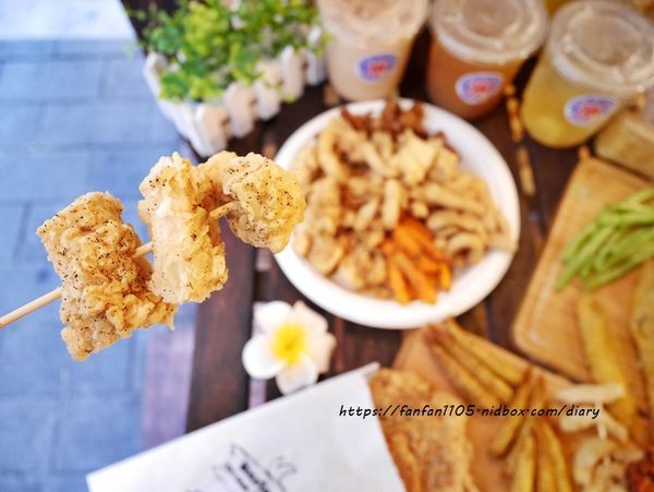 【台北雞排】怪獸小雞排 #麻香紅雞排 #蒜香黃雞排 #炸物 #士林美食 #士林夜市 (17).JPG