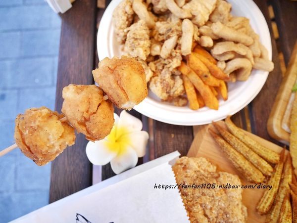 【台北雞排】怪獸小雞排 #麻香紅雞排 #蒜香黃雞排 #炸物 #士林美食 #士林夜市 (21).JPG