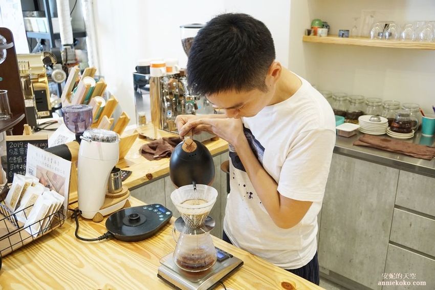 [南投 兩天一夜行程 ] 省府日常散策 漫遊中興新村 騎乘協力車巷弄深度旅行 - 安妮的天空