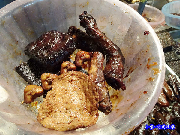 大肥鴨東山鴨頭-太原夜市 (4).jpg